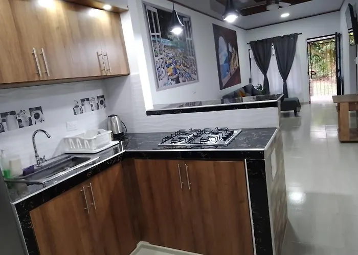 Bonita Y Comoda Casa De 3 Habitaciones En Conjunto
