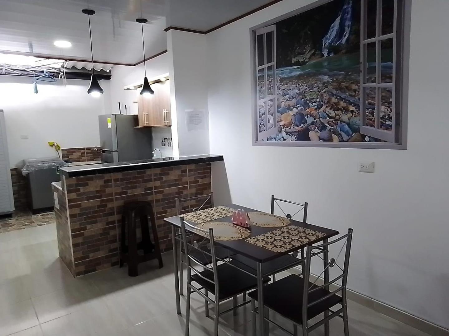 Bonita Y Comoda Casa De 3 En Conjunto *